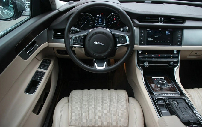 Jaguar XF cena 125990 przebieg: 23000, rok produkcji 2018 z Łasin małe 781